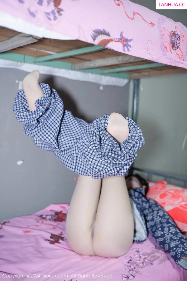 周妍希 奶瓶土肥圆 [XiuRen]高清写真图 2024.01.05 No.7915 Carol周妍希 丝袜美臀第25张图片